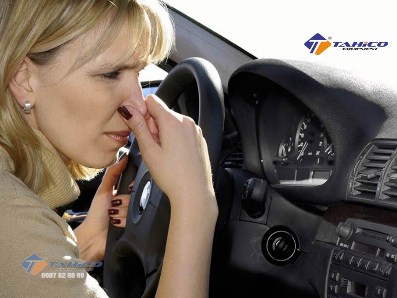 Cần phải dọn nội thất ô tô để tránh mùi khó chịu