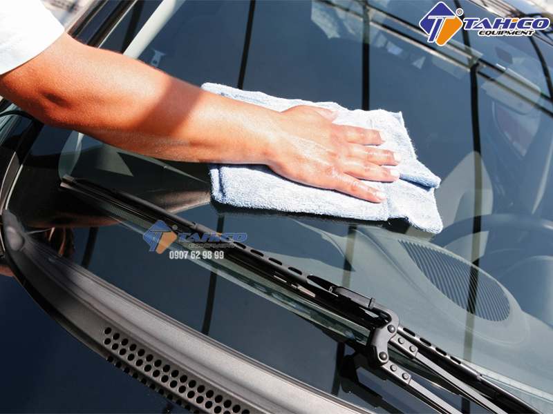 Kỹ thuật rửa xe ô tô tránh làm trầy xước bề mặt sơn xe